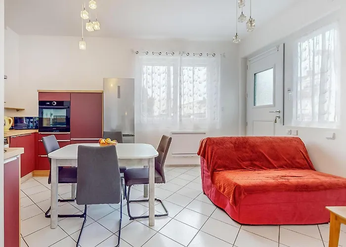 Awesome Apartment In Royan With Wi-Fi