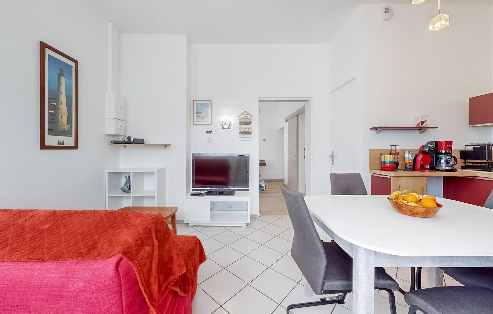 Appartement Awesome In With Wi-fi Royan